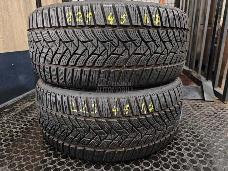 Dunlop 225/45 R17 Zimska