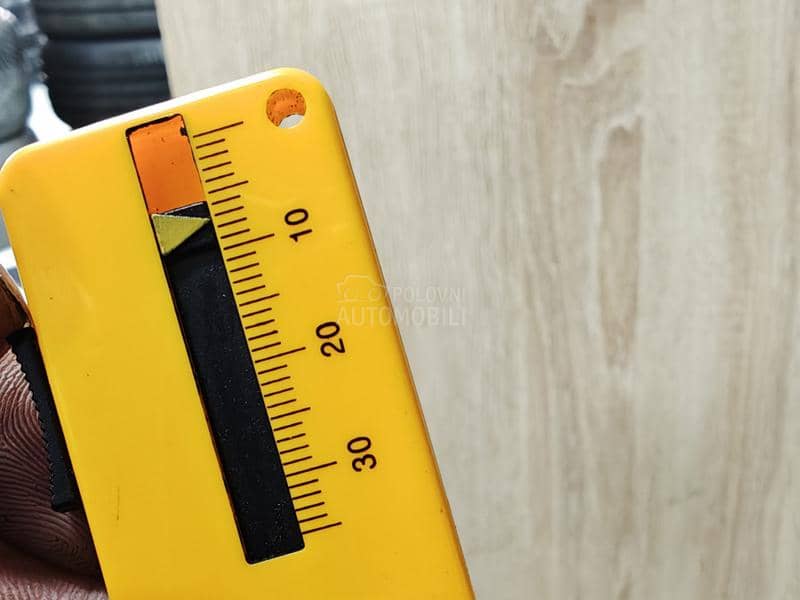 Dunlop 225/45 R17 Zimska