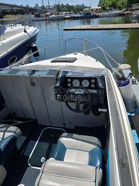 Bayliner Capri