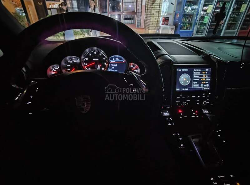 Porsche Cayenne 3.0