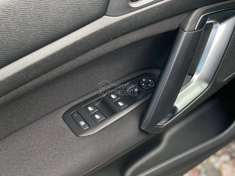 Peugeot 308 1.5 HDI BUSINESS 8mm