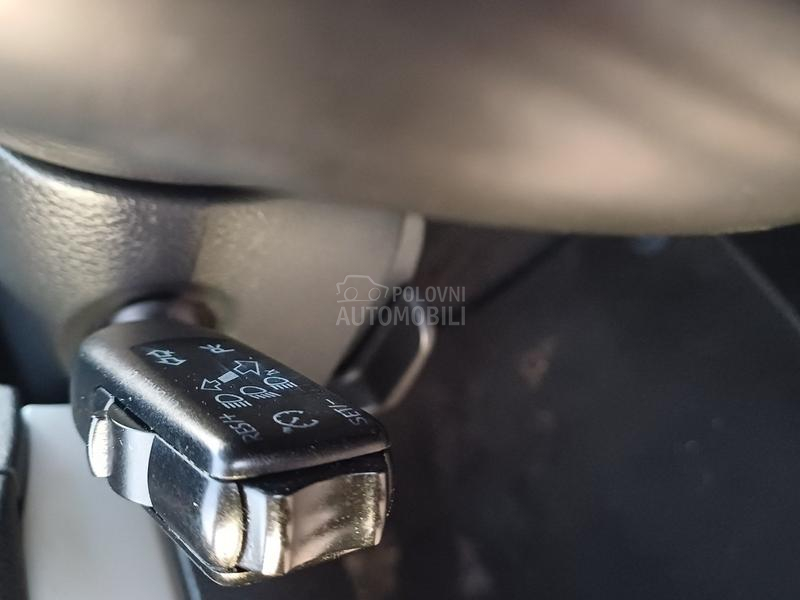 Volkswagen Golf 6 1.6 tdi highline