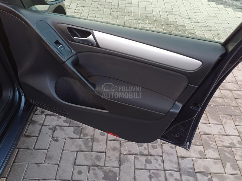 Volkswagen Golf 6 1.6 tdi highline
