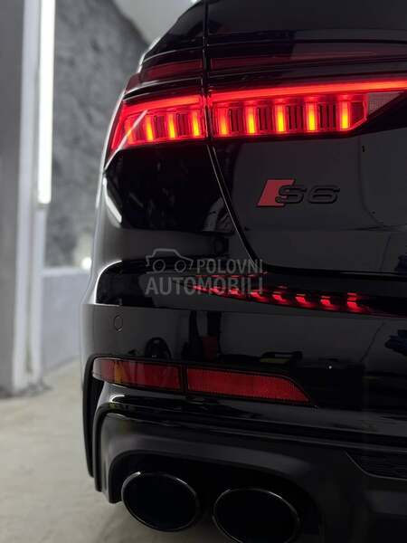 Audi S6 