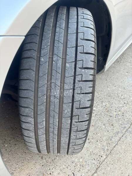 Mercedes Benz E 220 AMG 4 matic
