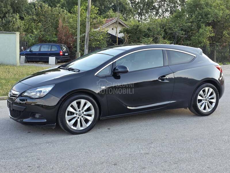 Opel Astra J GTC