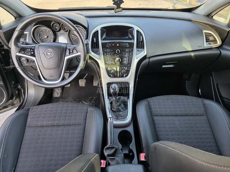 Opel Astra J GTC