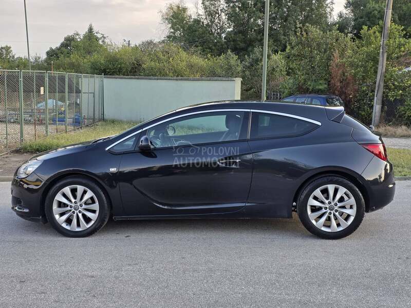 Opel Astra J GTC
