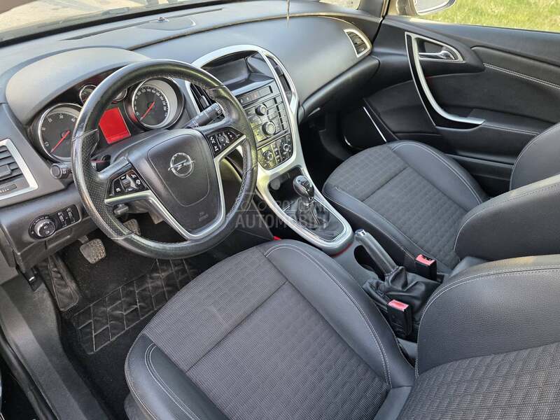 Opel Astra J GTC