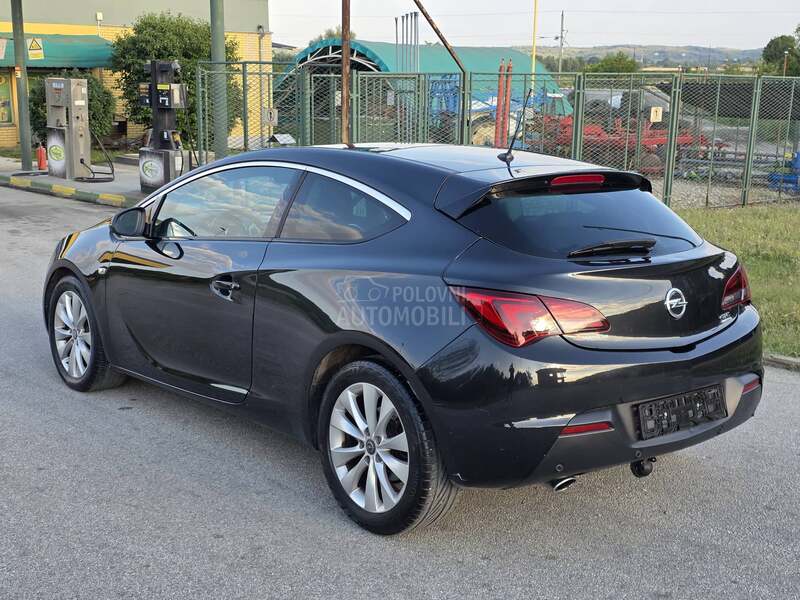 Opel Astra J GTC