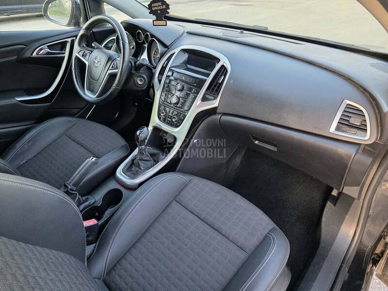 Opel Astra J GTC
