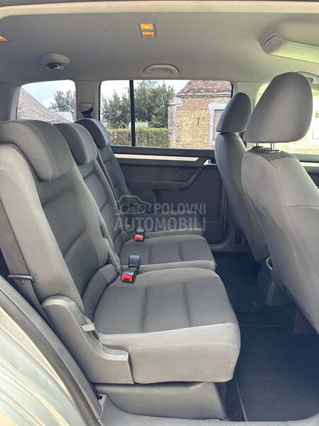 Volkswagen Touran 1.6 Tdi
