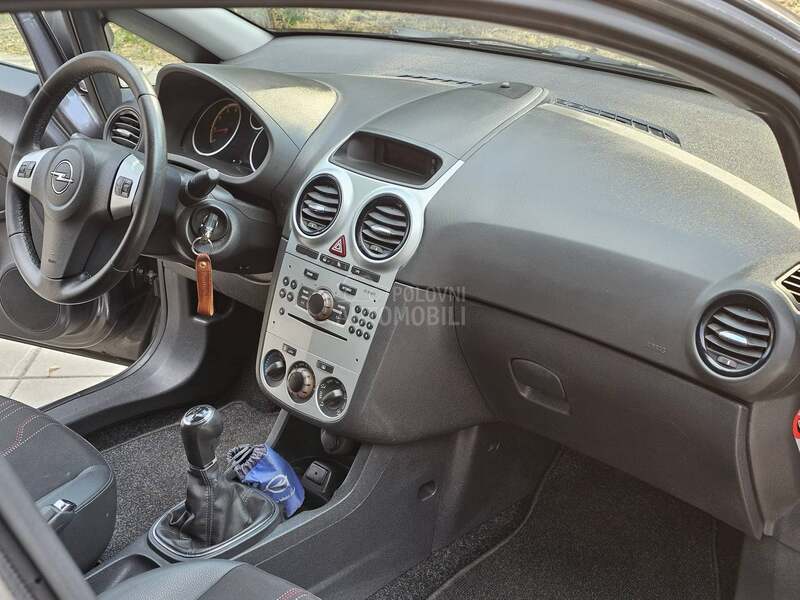 Opel Corsa D 1.2 gpl COSMO