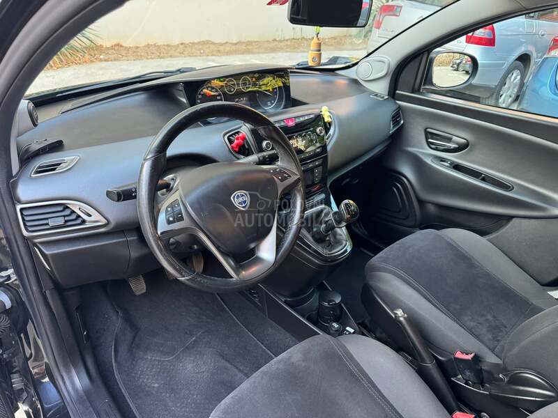Lancia Ypsilon 1.0 Nov Nov