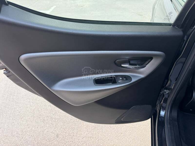 Lancia Ypsilon 1.0 Nov Nov