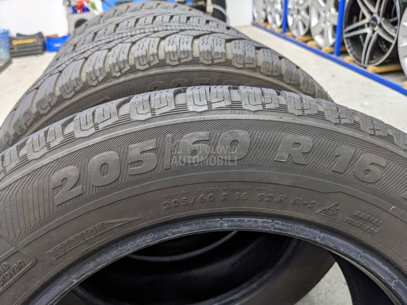 Semperit 205/60 R16 Zimska