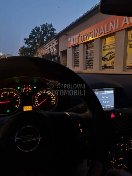Opel Astra H GTC Cosmo / 1.9CDTI