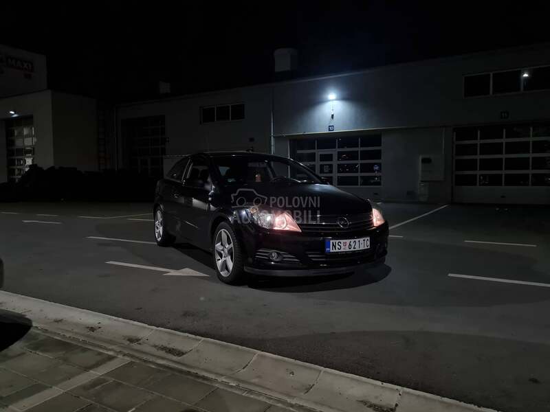 Opel Astra H GTC Cosmo / 1.9CDTI