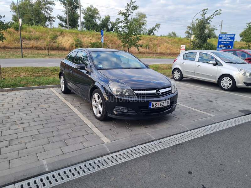 Opel Astra H GTC Cosmo / 1.9CDTI