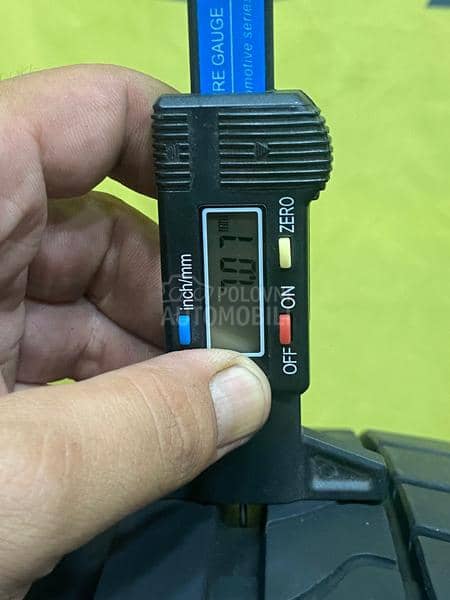 Bridgestone 215/40 R17 Letnja