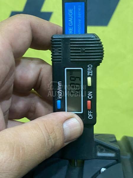 Bridgestone 215/40 R17 Letnja