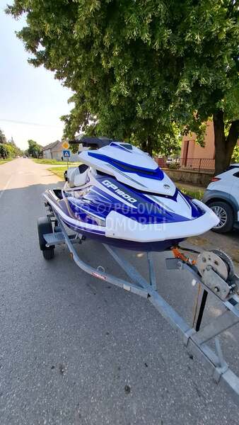 Yamaha GP 1800