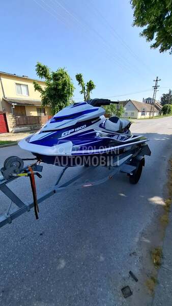 Yamaha GP 1800