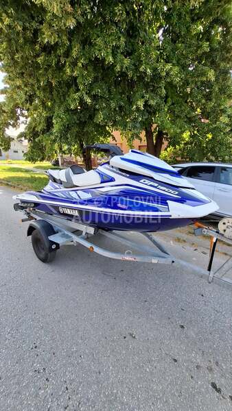 Yamaha GP 1800