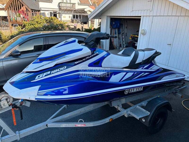 Yamaha GP 1800