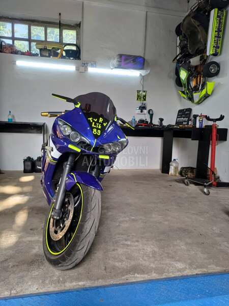 Yamaha R6