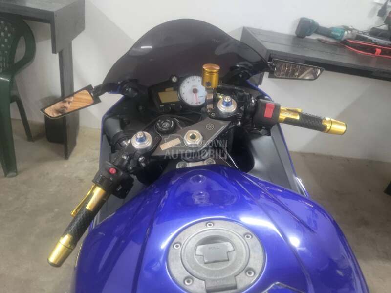 Yamaha R6