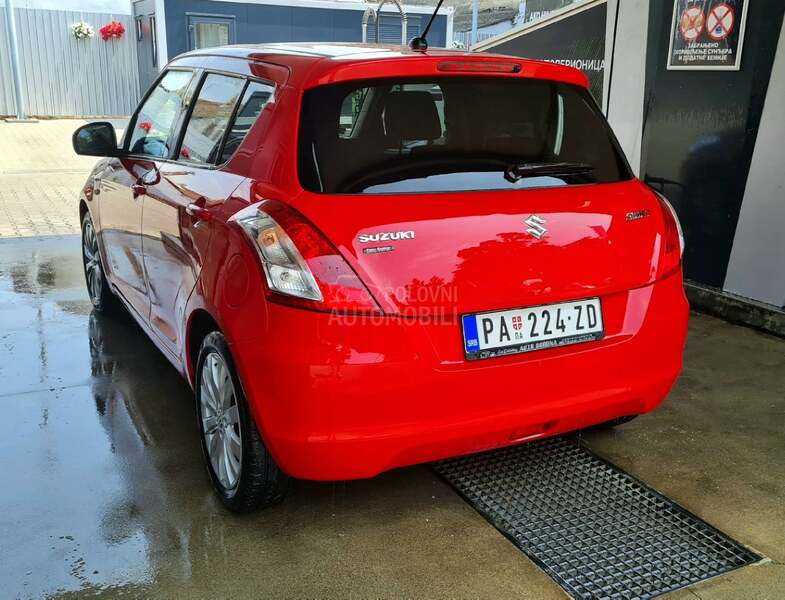 Suzuki Swift 