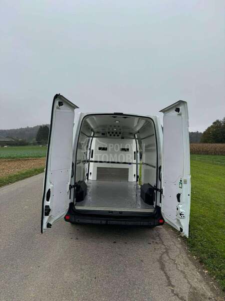 Opel Movano f3500 HLADNJACA