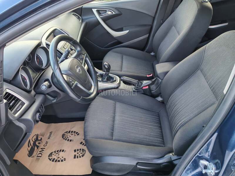 Opel Astra J 