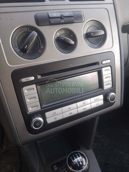 Volkswagen Touran -  kompletan auto u delovima