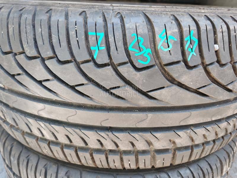 Ostalo 235/45 R17 Letnja