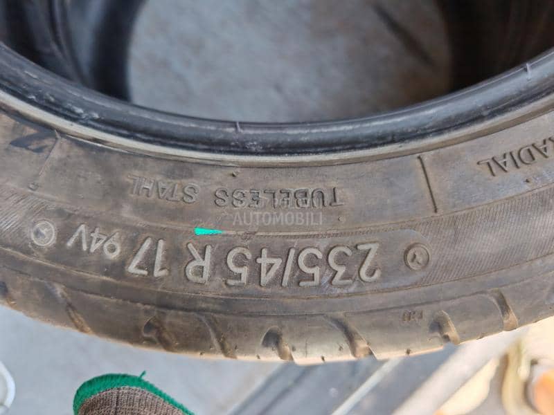 Ostalo 235/45 R17 Letnja