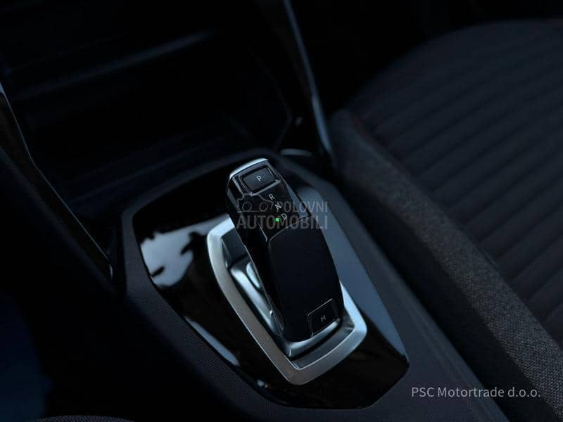 Peugeot 2008 Style/Kamera/Led