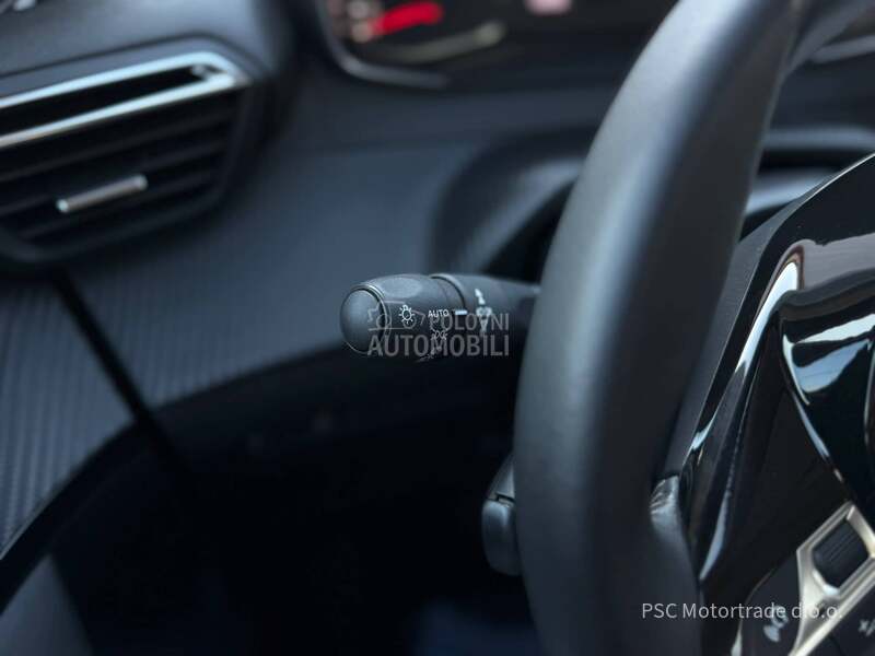 Peugeot 2008 Style/Kamera/Led