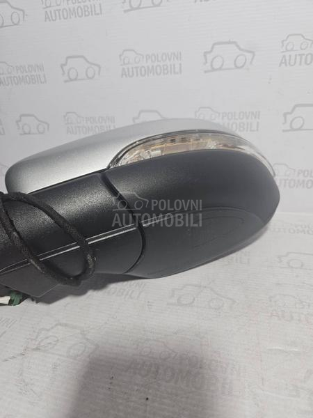 GOLF 6 CABRIO LEVI RETROVIZOR