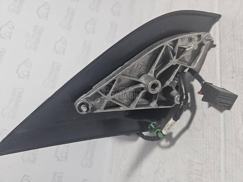 GOLF 6 CABRIO LEVI RETROVIZOR