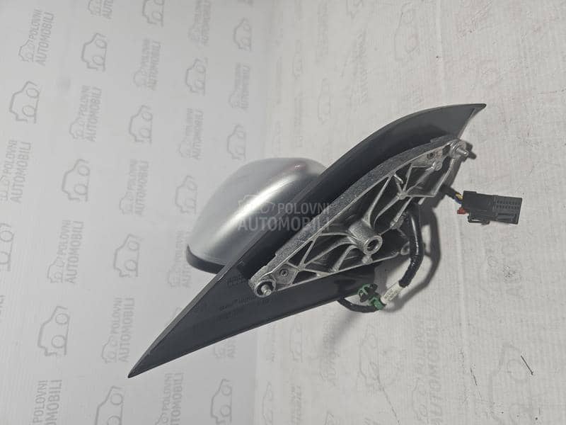 GOLF 6 CABRIO LEVI RETROVIZOR