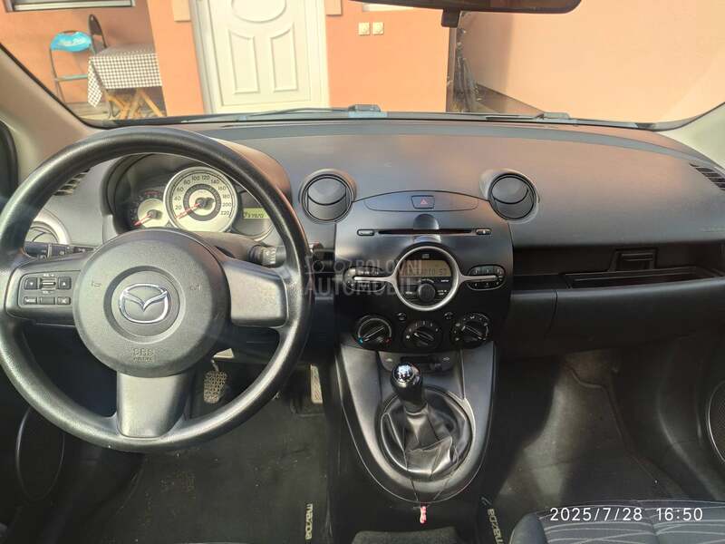 Mazda 2 