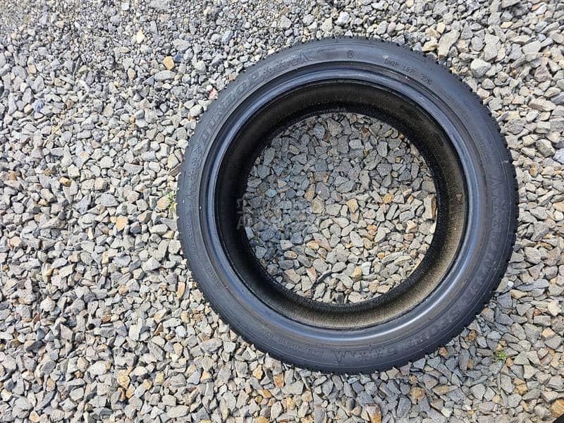 Dunlop 245/40 R18 Zimska