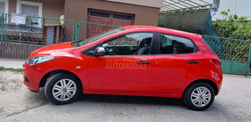 Mazda 2 