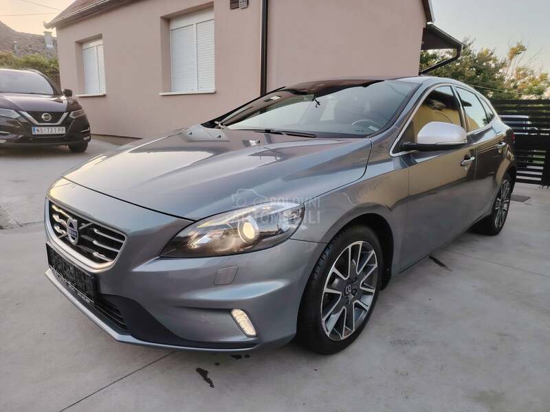 Volvo V40 