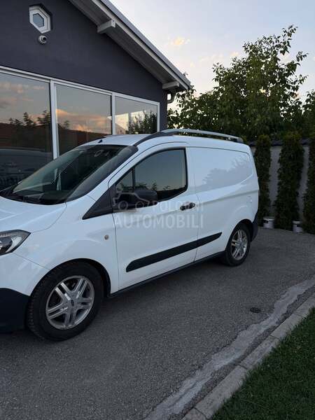 Ford Transit Courier 1.0