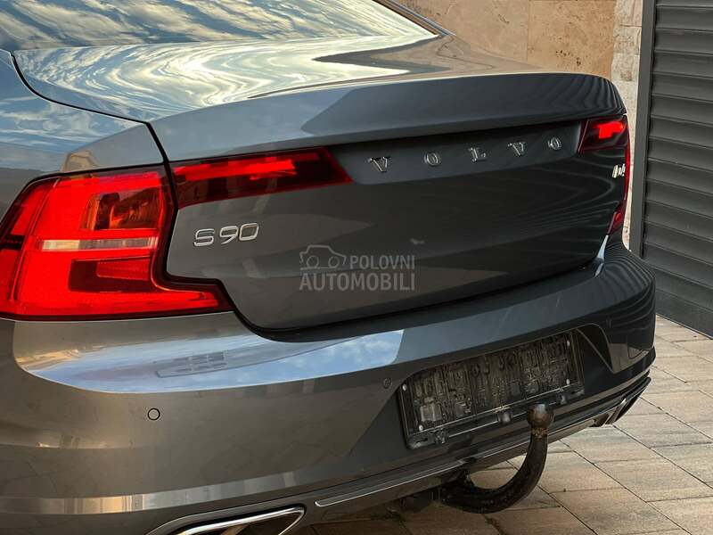 Volvo S90 D4