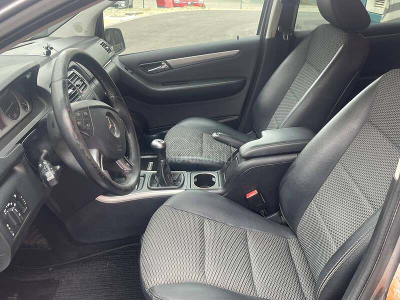 Mercedes Benz B 180 1.7