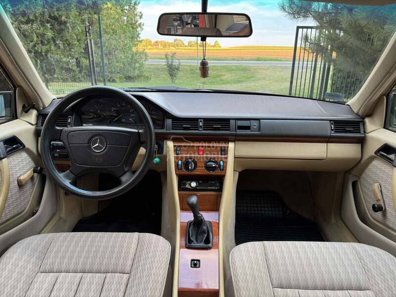 Mercedes Benz W124 200D